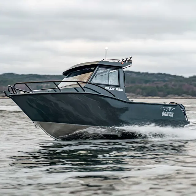 Ørnvik Pilot 625 styrepultbåd fisketur