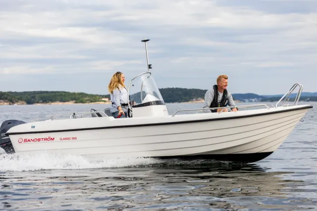 Sandström Classic 565 styrpultbåd midterpult – stabil fiskebåd