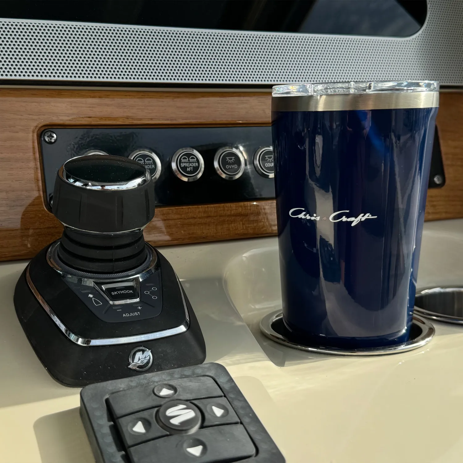 Chris Craft Corkcicle termokop 24oz navy 709ml